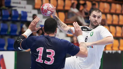 Helvetia Anaitasuna se enfrenta al Billere en Pamplona. PABLO LASAOSA