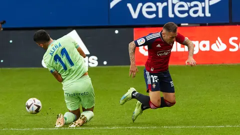 Partido de La Liga Santander entre Osasuna y Getafe disputado en el estadio de El Sadar. IÑIGO ALZUGARAY