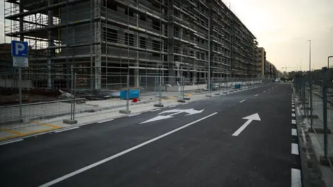 La Gerencia y la Comisión de Urbanismo visita las obras de urbanización de las manzanas que se están levantando en el solar de la antigua Bosch en Buztintxuri - Eutzetxiki. PABLO LASAOSA
