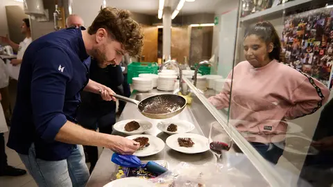 Reunión del jurado del Premio al Toro más Jugoso de la Feria del Toro 2022 en la sociedad Gazteluleku de Pamplona. PABLO LASAOSA