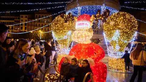 Encendido de la iluminación navideña 2022 en Pamplona. PABLO LASAOSA