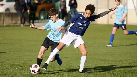 San Juan de la Cadena se enfrenta a Sagrado Corazón durante el torneo interescolar 2022. PABLO LASAOSA