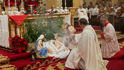 Misa por la paz en el primer peldaño de la Escalera de San Fermín 2023. IÑIGO ALZUGARAY