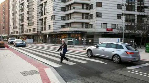 Finalizadas las obras del nuevo paso peatonal que mejora la conexión del boulevar Premín de Iruña, en el barrio de Mendebaldea. AYUNTAMIENTO DE PAMPLONA
