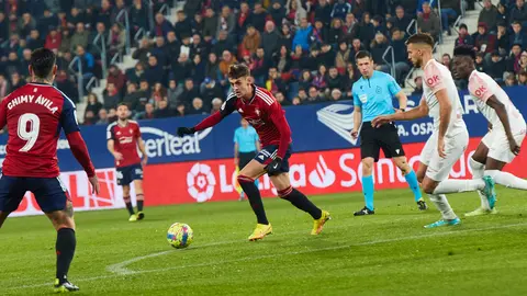 Partido de La Liga Santander entre CA Osasuna y RCD Mallorca disputado en el estadio de El Sadar. IÑIGO ALZUGARAY