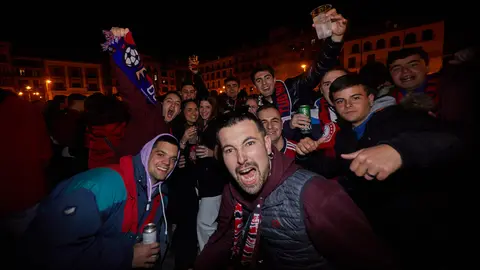 Celebración de la clasificación de Osasuna para la final de la Copa del Rey, en la Plaza del Castillo de Pamplona. IÑIGO ALZUGARAY