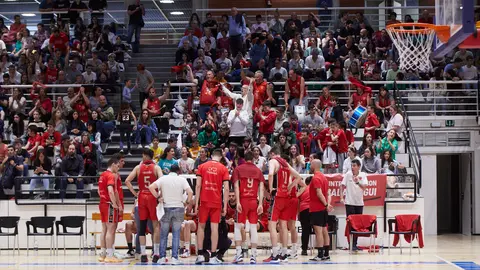 Partido de cuartos de final del playoff hacia la LEB Oro entre ENERparking Basket Navarra y Teknei Bizkaia Zornotza disputado en el pabellón Arrosadia de Pamplona. IÑIGO ALZUGARAY