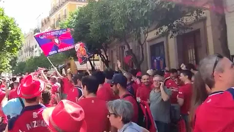 Aficionados de Osasuna en Sevilla.