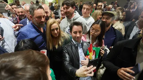 Acto electoral de Vox Navarra. con la participación del presidente del partido, Santiago Abascal, junto a las candidatas al Ayuntamiento de Pamplona, María Estévez; y al Parlamento de Navarra, Maite Nosti, en el Hotel Iruña Park de Pamplona. IÑIGO ALZUGARAY