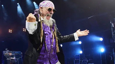 Concierto de Enrique Villarreal, El Drogas, en el Navarra Arena de Pamplona, con el que el músico pamplonés cierra la gira conmemorativa del 40 aniversario del primer concierto de Barricada. IÑIGO ALZUGARAY