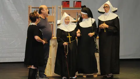 El grupo de teatro El Tresillo  de Caparroso estrena su nueva obra 'Milagro en el Convento de Santa María Juana. AMAYA LUQUI
