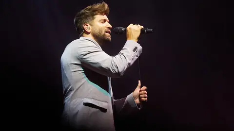 Concierto de la gira de presentación del disco  'La cuarta hoja' de Pablo Alborán en el pabellón Navarra Arena de Pamplona. IÑIGO ALZUGARAY
