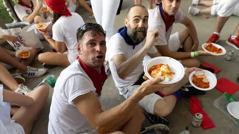 Ambiente en la Plaza de Toros en la segunda corrida de San Fermín. Maite H. Mateo-25
