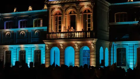 El guitarrista Manolo Franco ofreció este martes un concierto desde el balcón del Antiguo Palacio de Navarra dentro de Flamenco On Fire. GOBIERNO DE NAVARRA