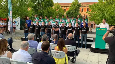 Presentación oficial del Anaitasuna en la Plaza de la Constitución de Pamplona. navarra.com