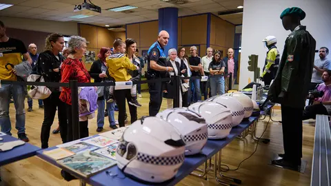 Policía Municipal organiza una jornada de puertas abiertas para que la ciudadanía conozca sus instalaciones y su actividad por su patrón, San Miguel. PABLO LASAOSA