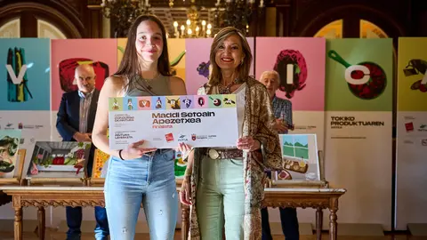 Entrega de premios del Certamen de Pintura de la 8ª Semana de Producto Local. PABLO LASAOSA