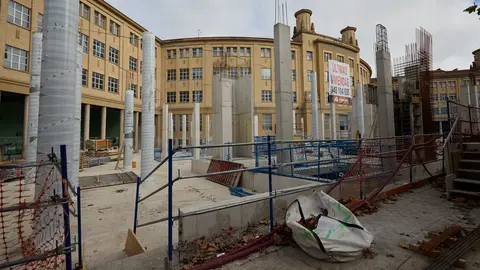 Obras para construir nuevos edificios en el antiguo colegio de los Maristas de Pamplona. IÑIGO ALZUGARAY