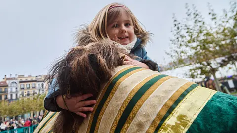 Paseo de camellos de los Reyes Magos en la Plaza del Castillo. IÑIGO ALZUGARAY