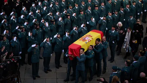 Autoridades civiles y militares asisten al funeral del Guardia Civil David Pérez Carracedo, fallecido en una operación contra el narcotráfico en Barbate. PABLO LASAOSA