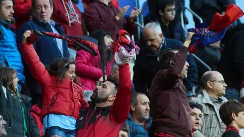 La grada del estadio de El Sadar durante el partido de La Liga EA Sports entre CA Osasuna y Cádiz CF disputado en Pamplona. IÑIGO ALZUGARAY