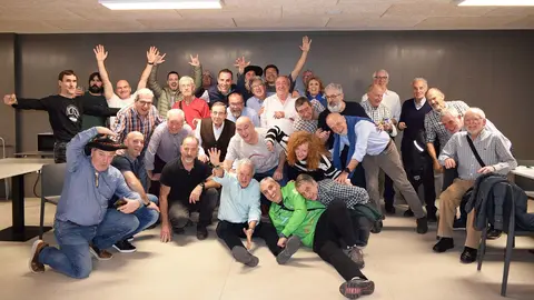 Foto de grupo en el 45 torneo de Mus del club Oberena en Pamplona. Cedida.