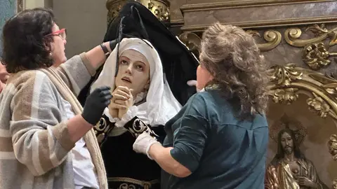 Vestido de la Dolorosa en San Lorenzo. IRANZU LARRASOAÑA