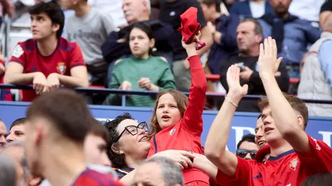 La grada del estadio de El Sadar durante el partido de La Liga EA Sports entre CA Osasuna y Real Madrid CF disputado en Pamplona. IÑIGO ALZUGARAY