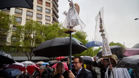 Llegada del Ángel de Aralar a Pamplona. IÑIGO ALZUGARAY