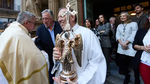 Tradicional visita del Ángel de Aralar al Ayuntamiento de Pamplona. IÑIGO ALZUGARAY