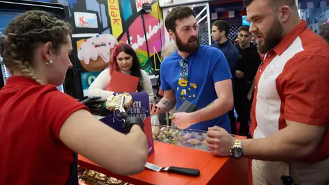 Inauguración de la pastelería American Roller, en la calle Comedias 19 de Pamplona. IÑIGO ALZUGARAY