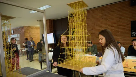 IV Concurso Nacional de Estructuras con espaguetis en la Escuela Técnica Superior de Arquitectura de la Universidad de Navarra. IÑIGO ALZUGARAY