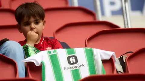 La grada del estadio de El Sadar durante el partido de La Liga EA Sports entre CA Osasuna y Real Betis disputado en Pamplona. IÑIGO ALZUGARAY