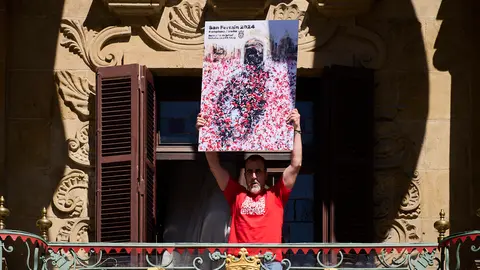 Presentación del cartel anunciador de las Fiestas de San Fermín 2024. PABLO LASAOSA