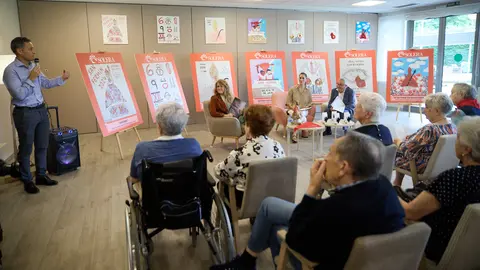 Final del 'Concurso de Carteles de San Fermín' organizado por la Fundación Solera para las personas mayores de los distintos centros de Solera. IÑIGO ALZUGARAY