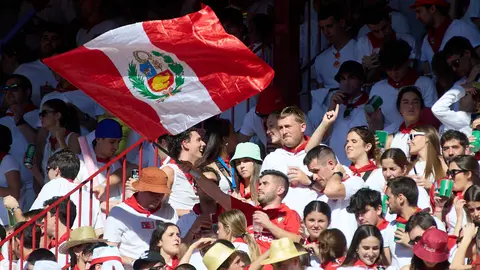 Los tendidos de la plaza de Toros de Pamplona durante la sexta corrida de la Feria del Toro de San Fermín 2024 con toros de Jandilla para Cayetano Rivera, Roca Rey y Pablo Aguado. IÑIGO ALZUGARAY