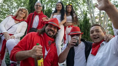 Azúcar Moreno reune a cientos de personas en la Plaza de La Cruz de Pamplona. MAITE H. MATEO-37