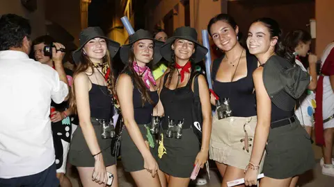 Ronda de Piperos en fiestas de Arguedas. EMILIO FLORISTÁN