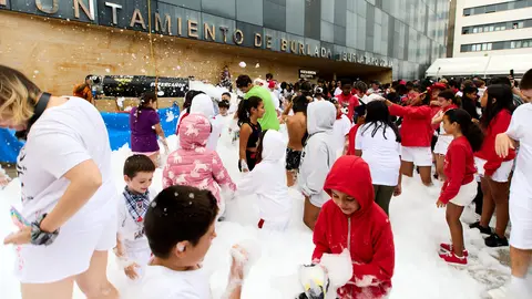 Chupinazo de las Fiestas de Burlada 2024. IÑIGO ALZUGARAY
