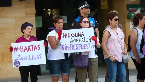 Concentración de rechazo a la agresión sexual sufrida por una menor durante las Fiestas de Burlada 2024. IÑIGO ALZUGARAY