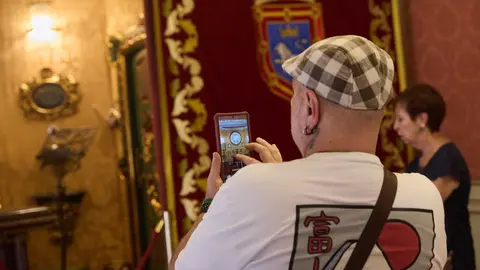 Visita guiada a la Casa Consistorial organizada por el Ayuntamiento de Pamplona con motivo de la celebración del 601º aniversario del Privilegio de la Unión. IÑIGO ALZUGARAY