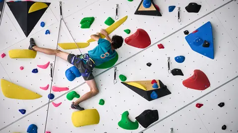 Inauguración en Ansoáin del rocódromo municipal más grande de Navarra. PABLO LASAOSA