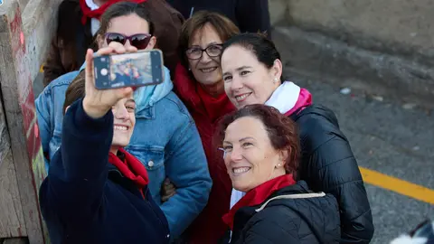 Momentos previos al tercer encierro de las Fiestas de Sangüesa 2024 con toros de la ganadería Sobral de Portugal. IÑIGO ALZUGARAY