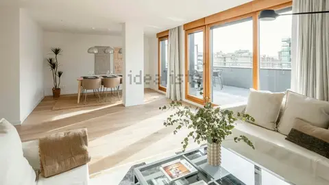 Imagen de una ático de lujo que se vende en Pamplona. IDEALISTA