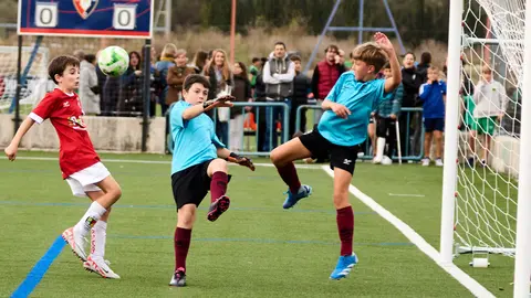 Segunda jornada de clasificación de la categoría mixta de 5º y 6º de Primaria (2014 y 2013) para el XLII Torneo Interescolar de Osasuna, que se disputa en las instalaciones de Tajonar. IÑIGO ALZUGARAY