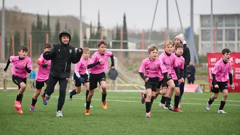 Vírgen del Soto se enfrenta a Calasanz Escolapios durante los partidos de octavos del XLII Torneo Intersecolar de Osasuna 24-25. PABLO LASAOSA