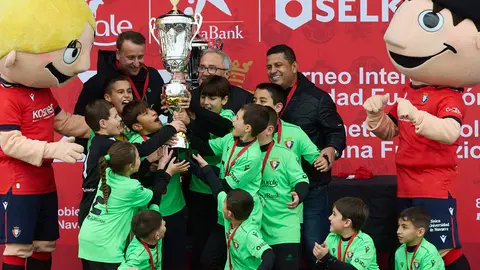 Entrega de Premios del XLII Torneo Interescolar de Osasuna disputado en las instalaciones de Tajonar. IÑIGO ALZUGARAY