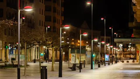 Iluminación dinámica: Metrópoli Color transforma Carlos III con retroiluminación RGBW y control Bluetooth