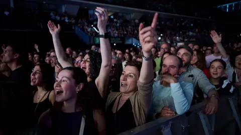 Amaral presenta su gira 'Dolce vita tour' en el Navarra Arena. PABLO LASAOSA