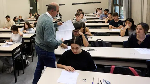 Inicio de las Pruebas de Acceso a la Universidad en las aulas de la Universidad Pública de Navarra. IÑIGO ALZUGARAY